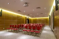 Azimut Hotel Saransk - 駐車場