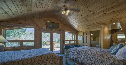 “SLEEP 26POOL" "SAUNA" "LOOKOUT TOWERSANITIZED CLEANING" - Villas