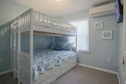 Brand New Gorgeous 2 Bedroom 1 Block from Beach!!! - 3-Star