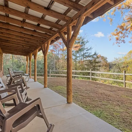 Beautiful Mountain Views with Covered Porch & Outdoor Fire Ring!