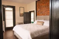 The Lanning House: 3-bedroom house in fabulous downtown Salem with AC - 民宿