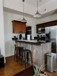 Porch & Pasture: Charming 2-bedroom house in marvelous Franklin with AC, WiFi
