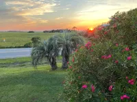 Folly Beach Condo with Water Views! - 4-Sterne