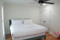 Charming Getaway in the Heart of RVA-No Cleaning Fee - Parvekkeita