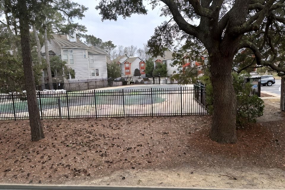 Photo 4 of 6
