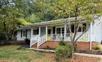 The Cozy Gray House - 3-Star