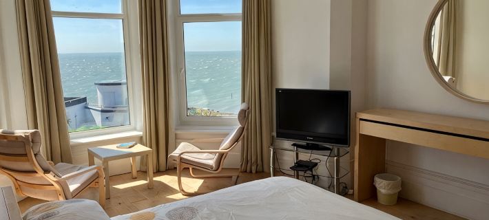 Bermuda House with parking, good sea view and minutes from beach and shops Hotels in Ventnor