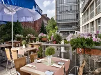 Victor's Residenz-Hotel Berlin Tegel Отели рядом с достопримечательностью «Веддинг»