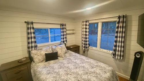 高大松林間！純正山間木屋氛圍！溫馨木屋