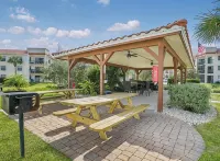 Walk To The Beach and Restaurants with Pools, Tennis and BBQ - 3-Star