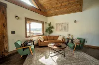 Bozeman Country Retreat ~ Big Sky Views - Homestays