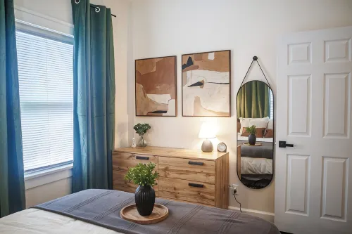 1G WiFi - Full Kitchen - 10M to Downtown - Bungalows