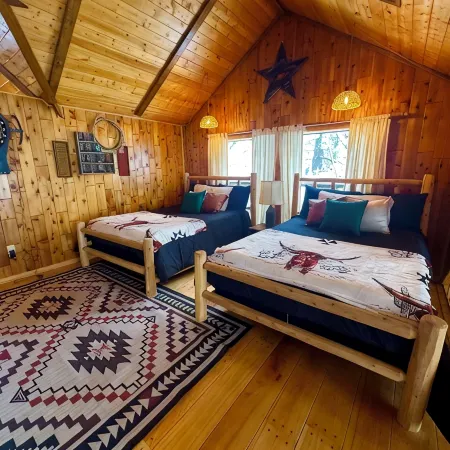 Peaceful, picturesque, Cabin in the mountains !