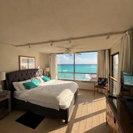 Beachfront 2-bedroom condo in St Lawrence Gap near Oistins