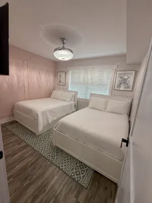 Relax & Unwind at Bama Beach Bum Vibes – Your Perfect Coastal Getaway 2 BR/2 BA! - บังกะโล