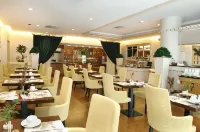 Hotel le Châtelain - 朝食