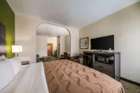 Quality Suites San Antonio Brooks City Base - Private Pools