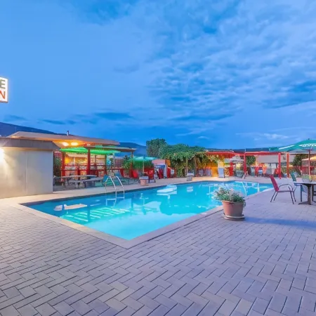 Westridge Motor Inn