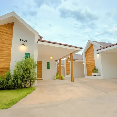 NanIngOun Hotel Hotels near Wat Suan Tan