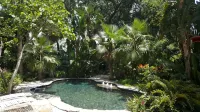 Grove Keeper Cottage  unit has a tree house atmosphere - Pool