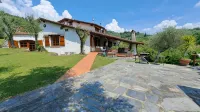 Villa Veranda, big private pool in relaxing green hills just 4 km from the beach - Villas