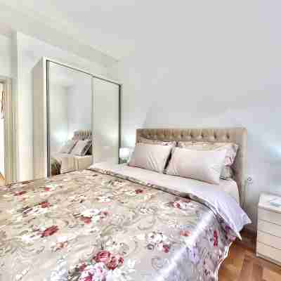 Azure Apartments Rooms