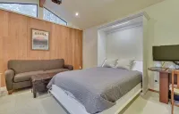 Cozy Mountain house /fenced /ev /flex space /wifi / Hot tub /fireplace / Lake!!! - 3-Star