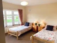 Spacious four-bed property located in Banagher outside Birr. Hotels in Offaly