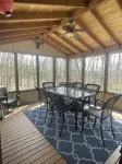 Gorgeous Chalet Getaway with Cabin Feel sleeps 10 at Innsbrook Resort - Chalets