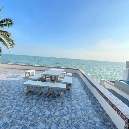 Gao Bee One Beach Club