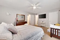 LAKE FRONT HOME in SAW CREEK, BUSHKILL - 부티크