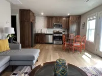 5 minutes to the Momentary & 8th St Market- The Benton #411 - 4-Star