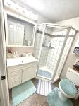 Emerald City Cozy Studio Suite - Stay near university fun – 5 min drive - balcony