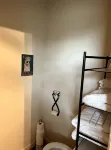 Cuddly Critters Cottage - Alpacas, Goats, Emu's and YOU! - Country Houses