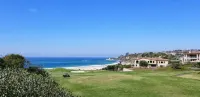 Ocean View, Sand, Waves & Wonder 4 Guests Luxury Resort Experence