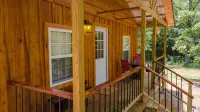 Escape to cozy 2-bedroom cabin near Ouachita Forest 4 min drive away - Chalets