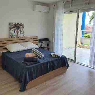 Studio 5 mins walk to Anse Mitan beach Rooms