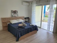 Studio 5 mins walk to Anse Mitan beach Hôtels à : 