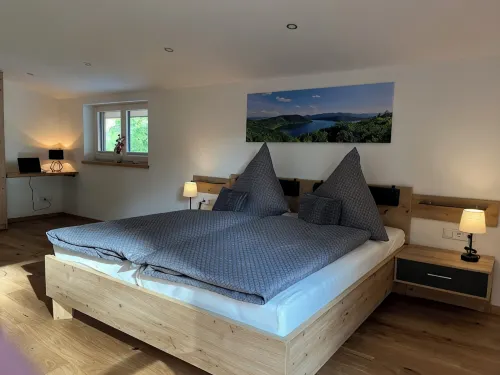 Quietly located modern vacation accommodation with a view of the Edersee National Park