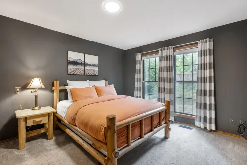 Huge Mountain Chalet - Gourmet Chefs Kitchen - Pool - One Block From Sandy River - 홈스테이