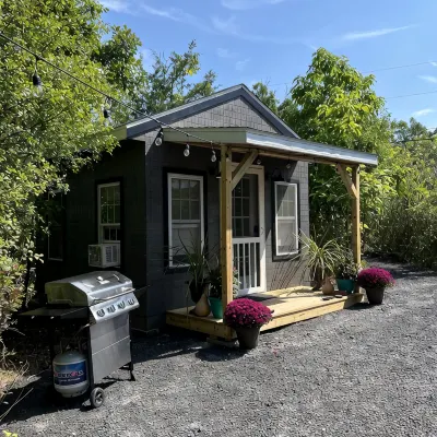 Sexiest Lil Cabin in Saugerties, NY