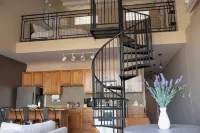 Stylish Condo Downtown Sandusky