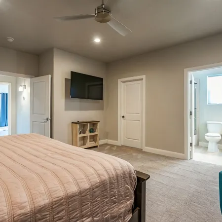 Zions Village, 7BDR 6BTH, Spacious Home, Beautiful Pool, near Zions Nat Park.