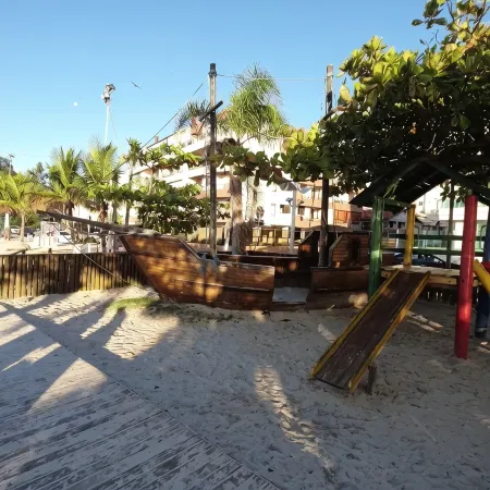 Apê a 150m da praia de Canasvieiras