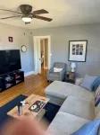 Cozy 3-bedroom cottage right off campus with stunning view of Radford University - WiFi