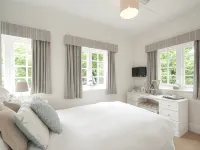 The Fishbourne - Boutique