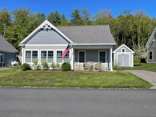 Sunkissed Cottage, Heated Pools, Club House, Game Room, 15 Mins to Local Beaches - Wifi