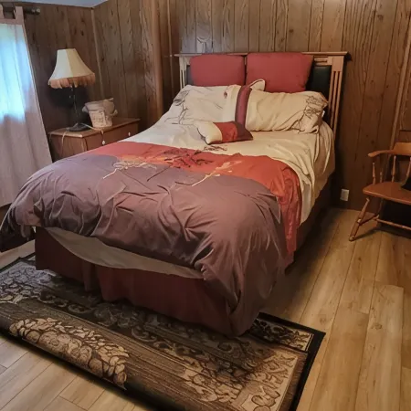 Secluded 77-Acre Retreat, Pet-Friendly Cabin Near Univ. of Idaho & Wsu.