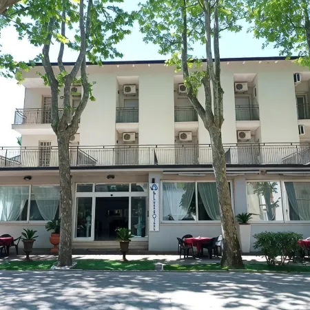 Blue Hotel
