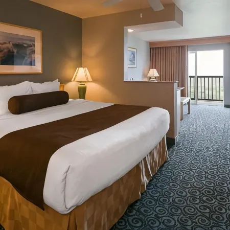 Lighthouse Suites Inn